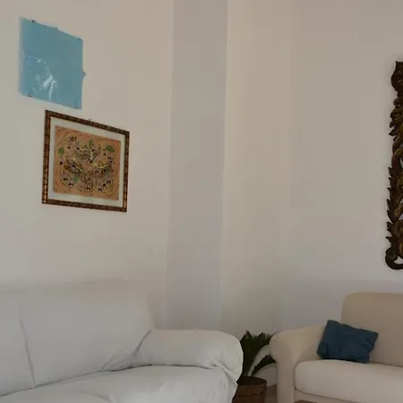 Pia House كاستياداس
